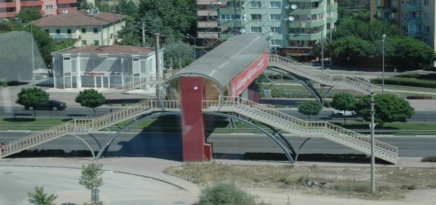 Carrefour Önü Karaman Yaya Üst Geçidi